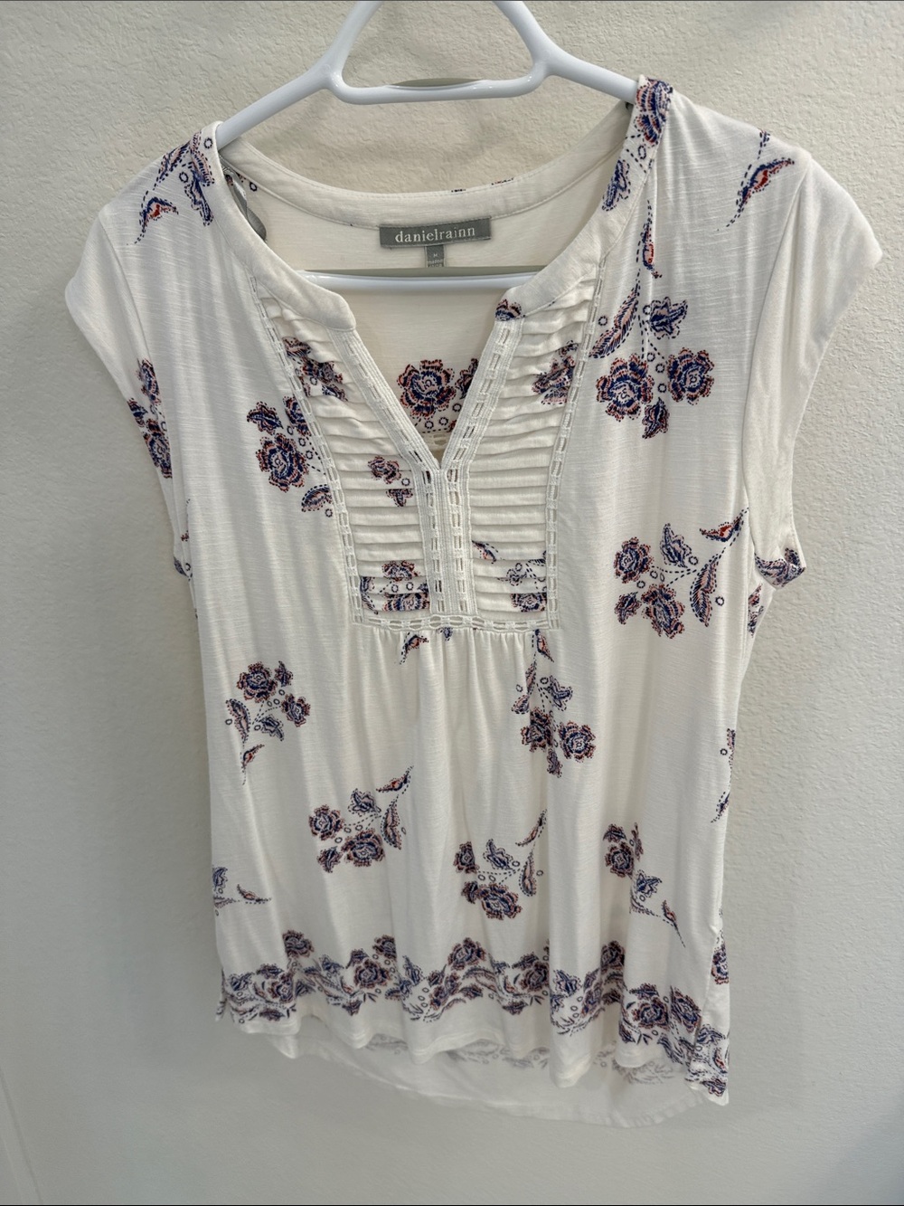 Daniel Rainn Cream Floral Pintuck V-Neck Blouse